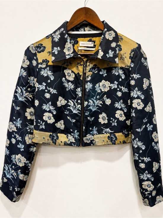 Urban Outfitters Jackets & Blazers - Urban Outfitters Floral Jacquard Cropped Trucker Jacket Western Tapestry S H70